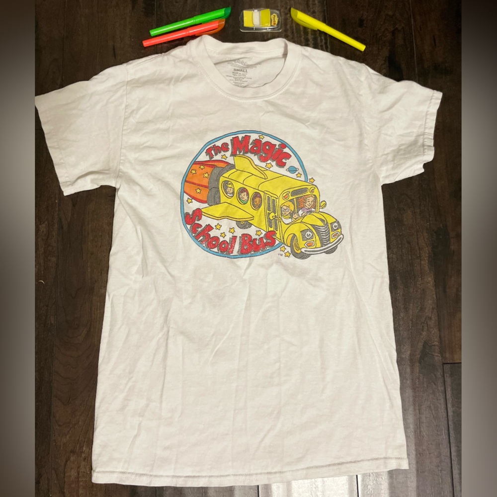 The Magic School Bus Vintage Short Sleeve Shirt Small Unisex Back to School Cool